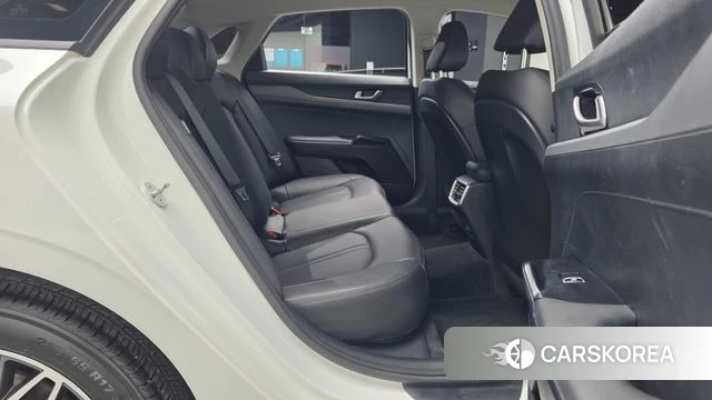 Kia K5 3rd generation 2023 Белый из Кореи, фото 3