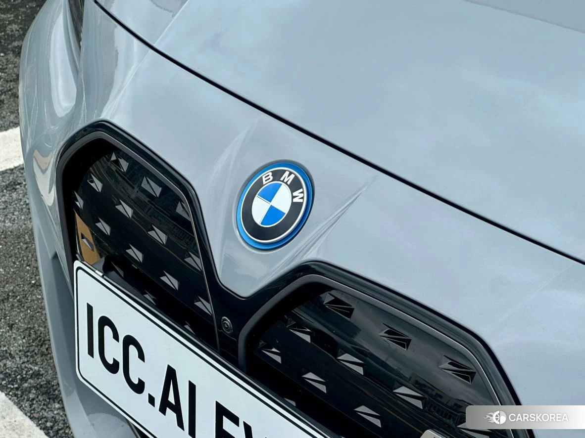 BMW i4 2023 Темно-серый из Китая, фото 3