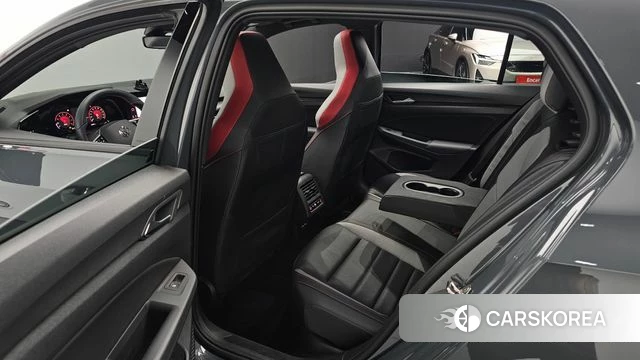 Volkswagen Golf 8th Generation 2024 Серый из Кореи, фото 3