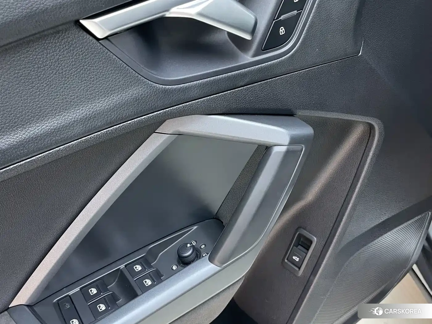 Audi Q3 Sportback 2022 Silver/gray из Китая, фото 3