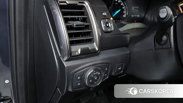 Ford Ranger 3rd Generation 2022 Серый из Кореи, фото 3