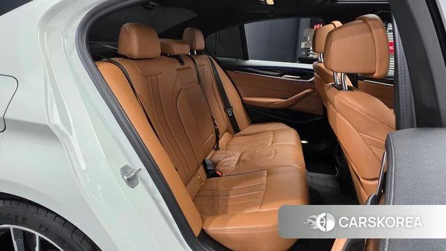 BMW 5 Series (G30) 2021 Белый из Кореи, фото 3