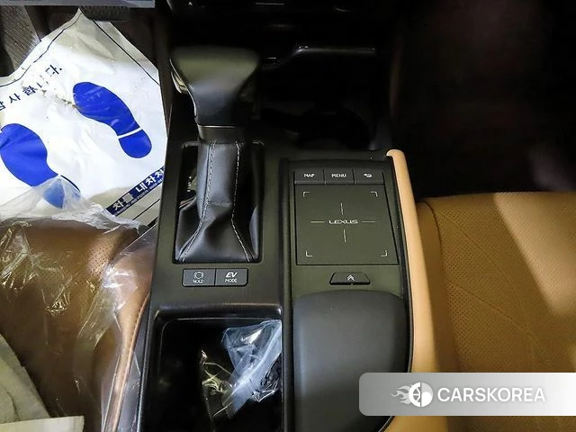 Lexus ES300h 7th generation 2021 Белый из Кореи, фото 3
