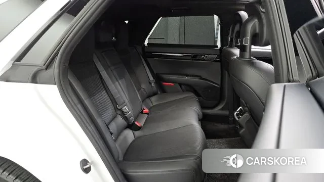 Hyundai Grandeur Hybrid (GN7) 2023 Белый из Кореи, фото 3