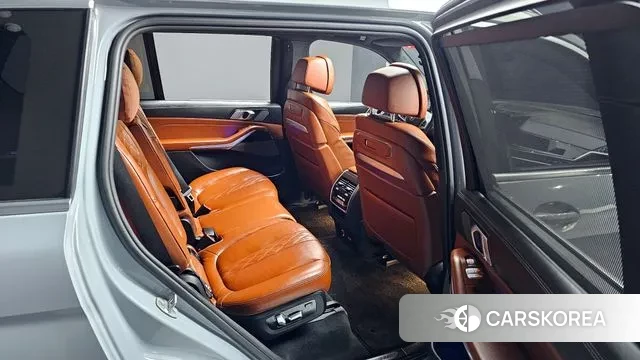 BMW X7 (G07) 2023 Серебристо-серый из Кореи, фото 3