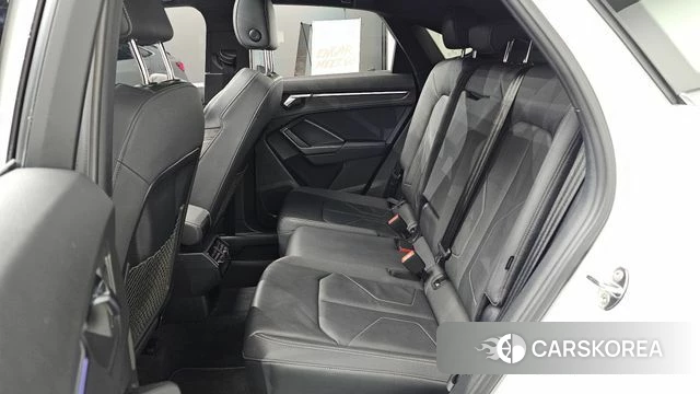 Audi Q3 (F3) 2020 Белый из Кореи, фото 3