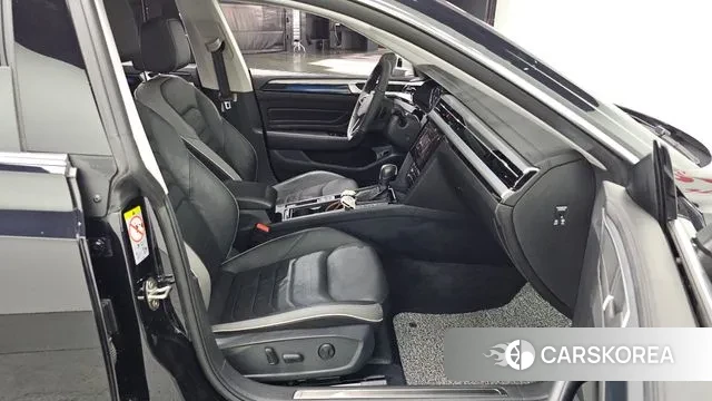 Volkswagen Arteon 2023 Черный из Кореи, фото 3