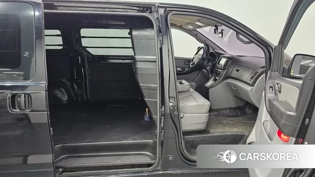 Hyundai The New Grand Starex 2018 Черный из Кореи, фото 3