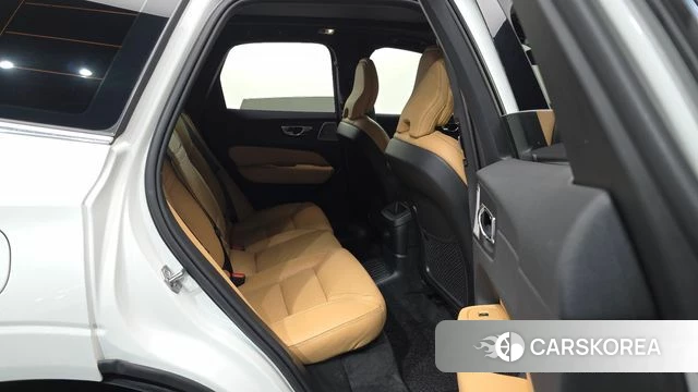 Volvo XC60 second Generation 2020 Белый из Кореи, фото 3
