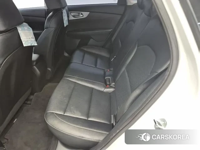 Kia The New K3 2nd generation 2022 Белый из Кореи, фото 3