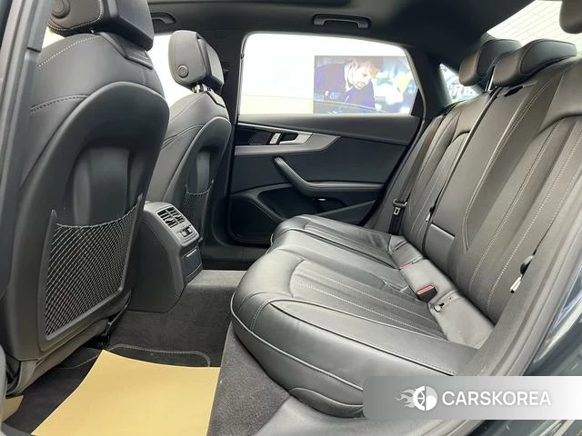 Audi A4L 2024 Черный из Китая, фото 3