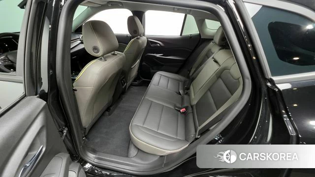 Chevrolet (GM Daewoo) Trax Crossover 2023 Черный из Кореи, фото 3