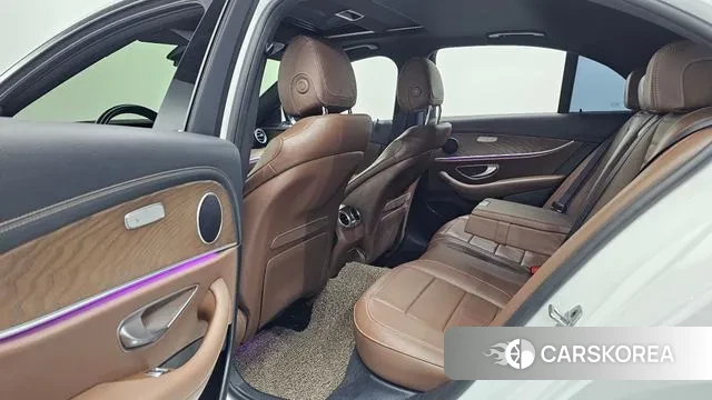 Mercedes-Benz E-Class W213 2021 Белый из Кореи, фото 3