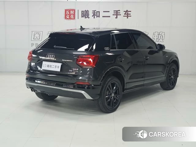 Audi Q2L 2021 Темно-серый из Китая, фото 3