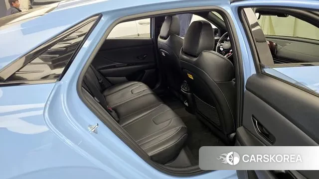 Hyundai The New Avante (CN7) 2023 Небесно-голубой из Кореи, фото 3