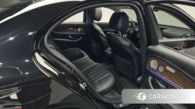 Mercedes-Benz E-Class W213 2018 Черный из Кореи, фото 3