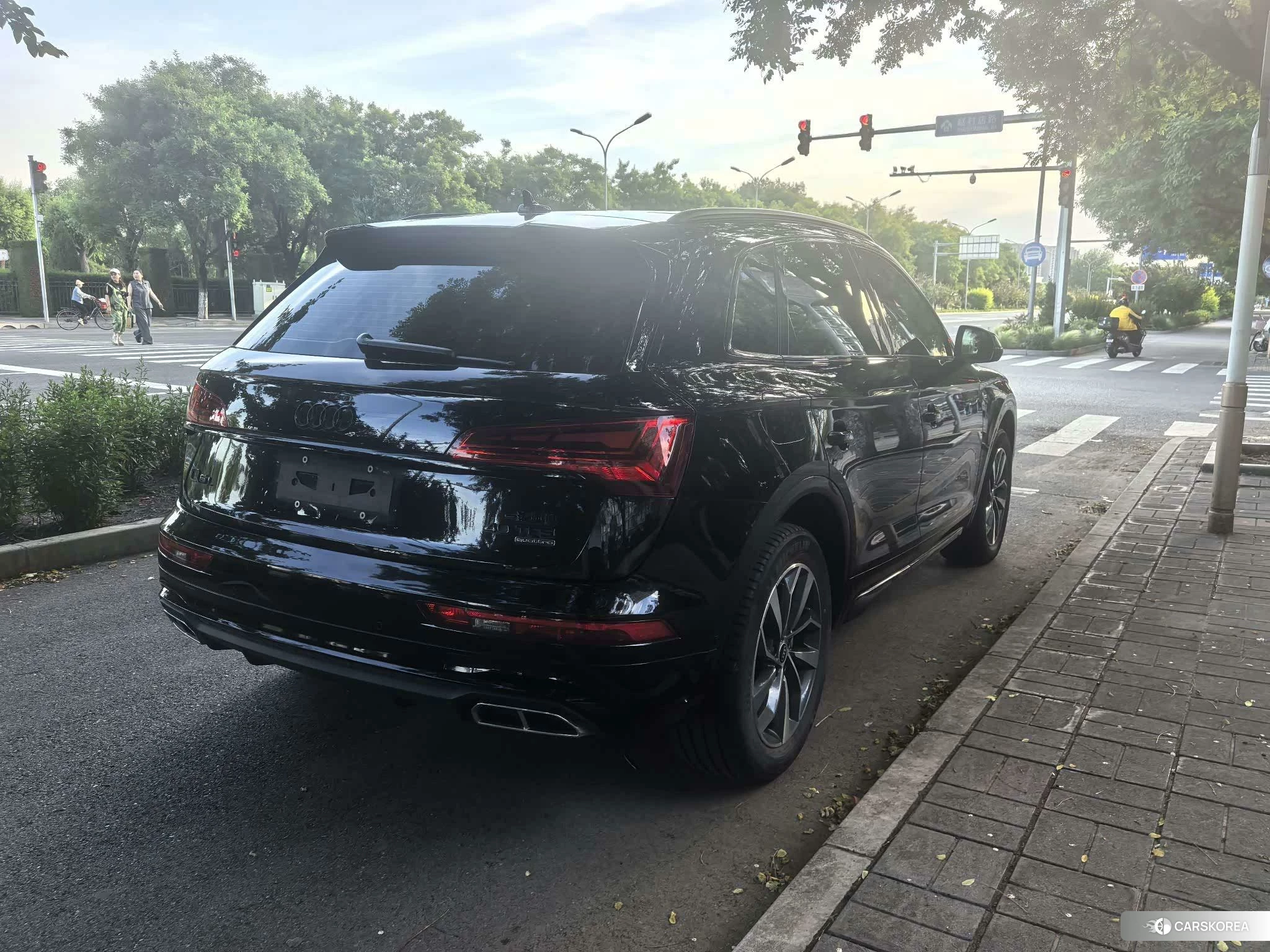 Audi Q5L 2022 Черный из Китая, фото 3