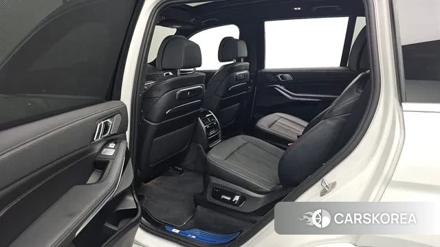 BMW X7 (G07) 2025 Белый из Кореи, фото 3