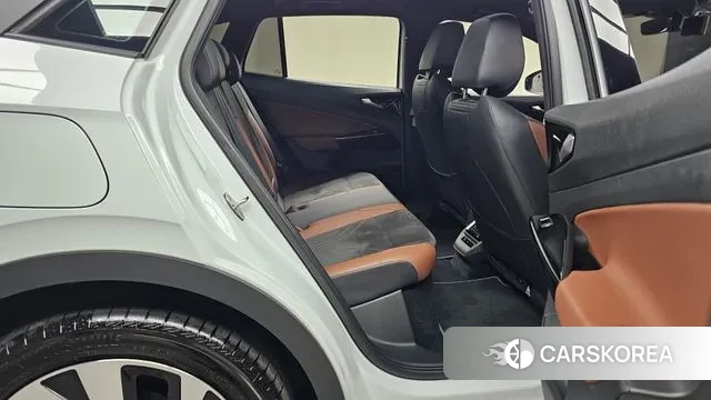 Volkswagen ID.4 2022 Белый из Кореи, фото 3