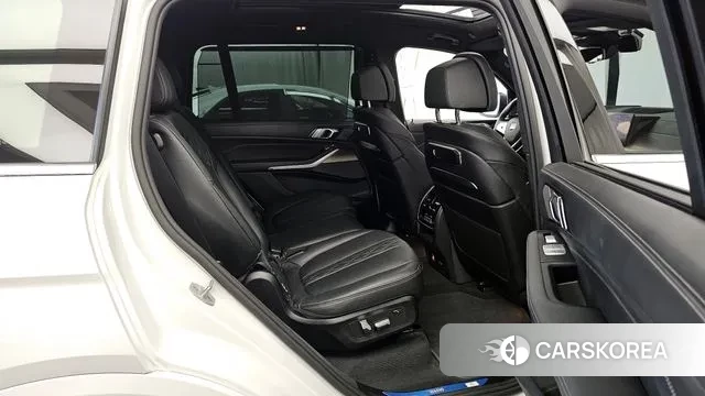 BMW X7 (G07) 2025 Белый из Кореи, фото 3