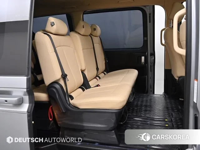 Hyundai Staria 2023 Серебряный из Кореи, фото 3