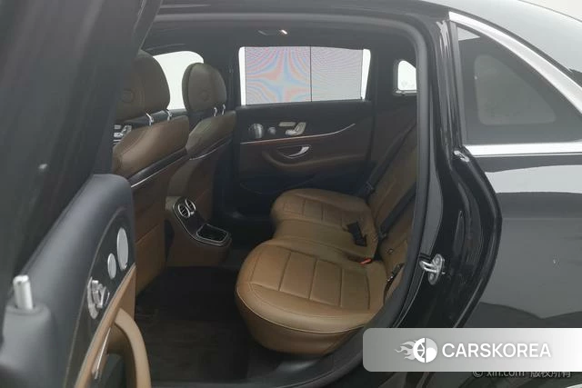 Mercedes-Benz E-class 2021 Черный из Китая, фото 3