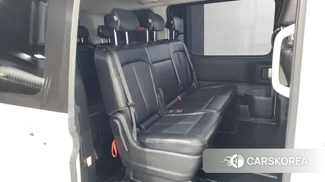 Hyundai Staria 2022 Белый из Кореи, фото 3