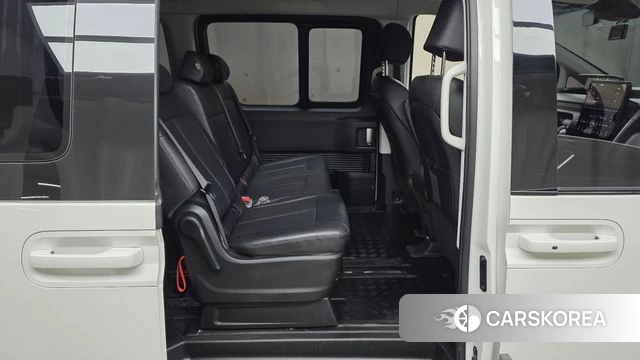 Hyundai Staria 2025 Белый из Кореи, фото 3