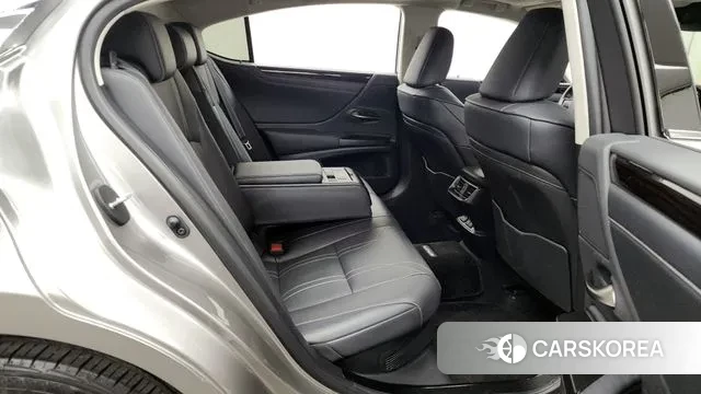 Lexus ES300h 7th generation 2020 Песочный из Кореи, фото 3