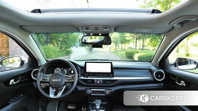 Kia The New K3 2nd generation 2023 Белый из Кореи, фото 3