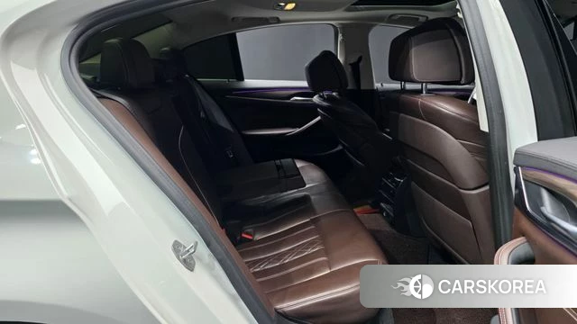 BMW 5 Series (G30) 2019 Белый из Кореи, фото 3