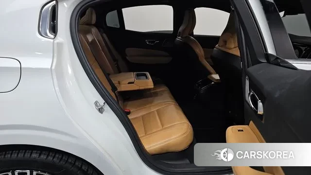 Volvo S60 3rd generation 2021 Белый из Кореи, фото 3