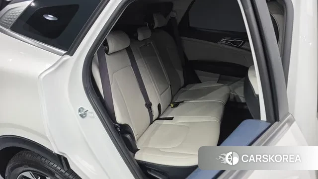 Kia Sportage 5th Generation 2023 Белый из Кореи, фото 3