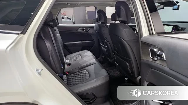 Kia Sportage 5th Generation Hybrid 2023 Белый из Кореи, фото 3