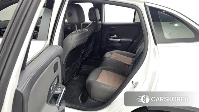 Mercedes-Benz EQA H243 2021 Белый из Кореи, фото 3