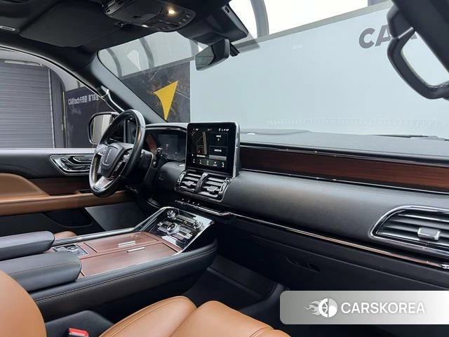 Lincoln Navigator 2021 Черный из Китая, фото 3