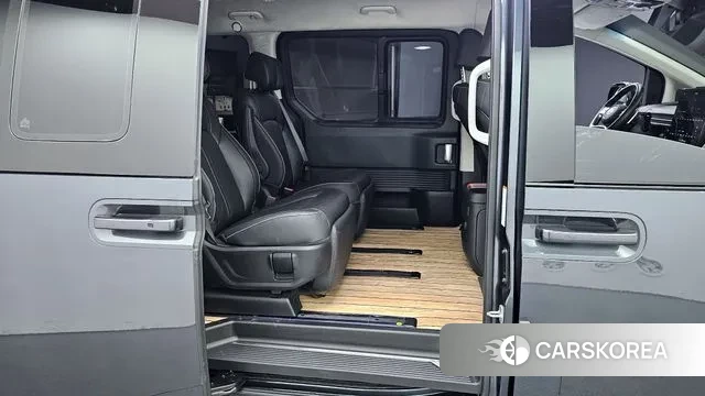 Hyundai Staria 2023 Серый из Кореи, фото 3