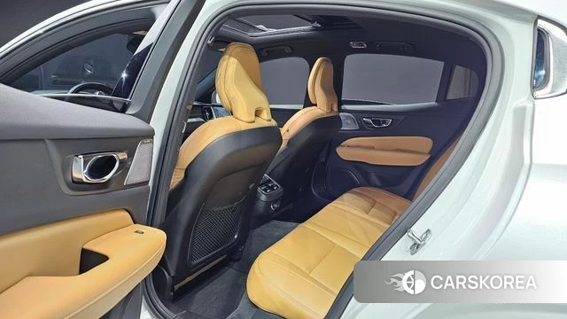 Volvo S60 3rd generation 2019 Белый из Кореи, фото 3