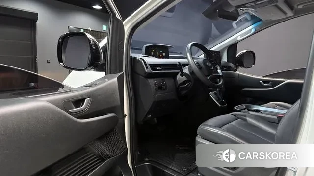 Hyundai Staria 2024 Белый из Кореи, фото 3