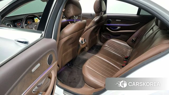 Mercedes-Benz E-Class W213 2018 Белый из Кореи, фото 3