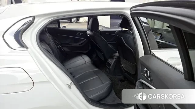 BMW 1 Series (F40) 2022 Белый из Кореи, фото 3