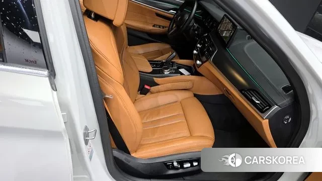 BMW 5 Series (G30) 2023 Белый из Кореи, фото 3