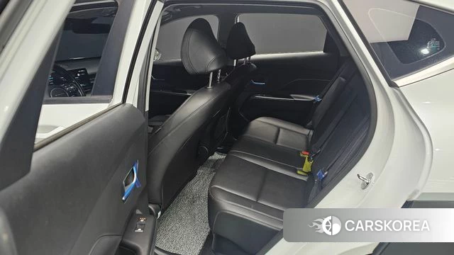 Hyundai Kona Hybrid (SX2) 2023 Белый из Кореи, фото 3