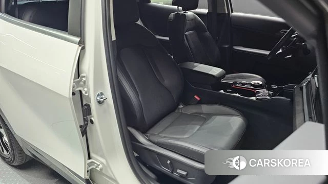 Kia Sportage 5th Generation Hybrid 2024 Белый из Кореи, фото 3