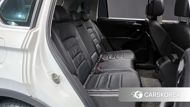 Volkswagen Tiguan second Generation 2018 Белый из Кореи, фото 3