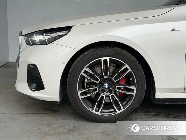 BMW 5 series 2025 Белый из Китая, фото 3
