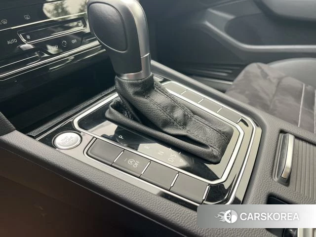 Volkswagen Magotan 2022 Черный из Китая, фото 3