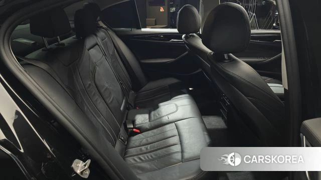 BMW 5 Series (G30) 2018 Черный из Кореи, фото 3