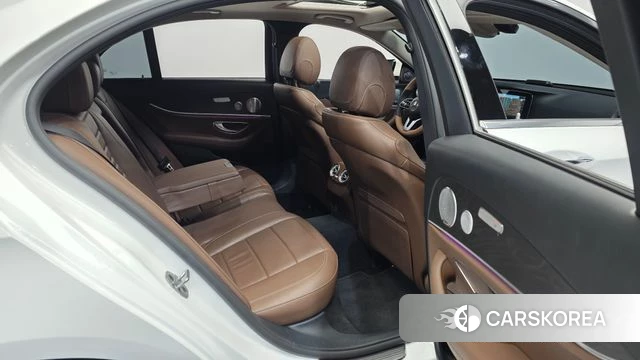 Mercedes-Benz E-Class W213 2019 Белый из Кореи, фото 3