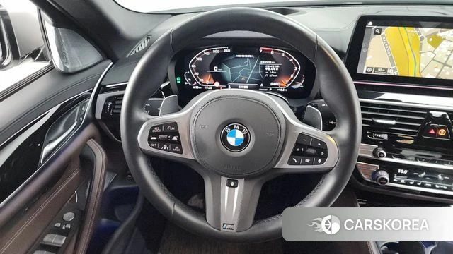 BMW 5 Series (G30) 2022 Белый из Кореи, фото 3